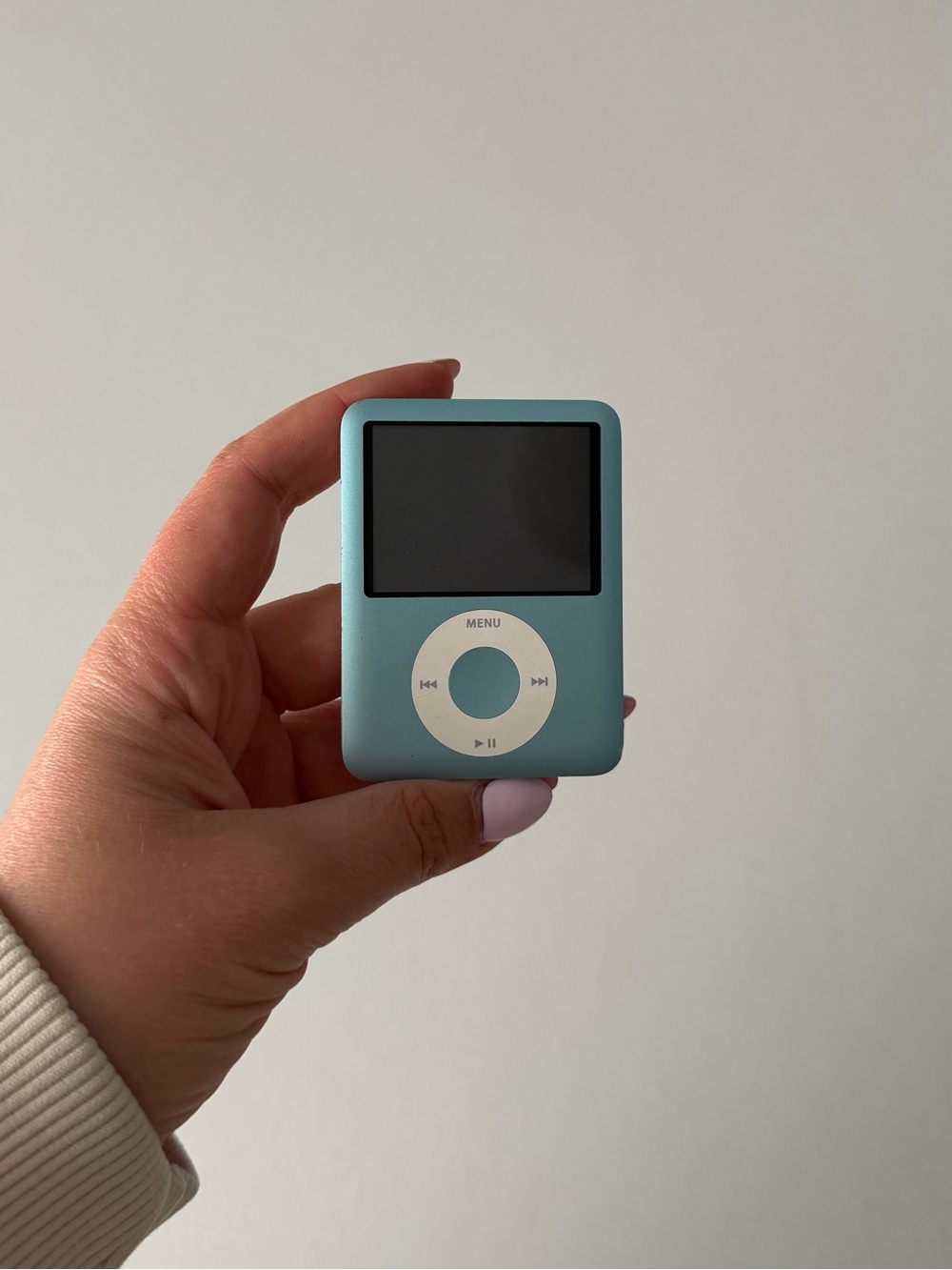 Blue Apple IPod Nano 3rd Generation 8GB MP3/MP4 - Picture 4 of 8